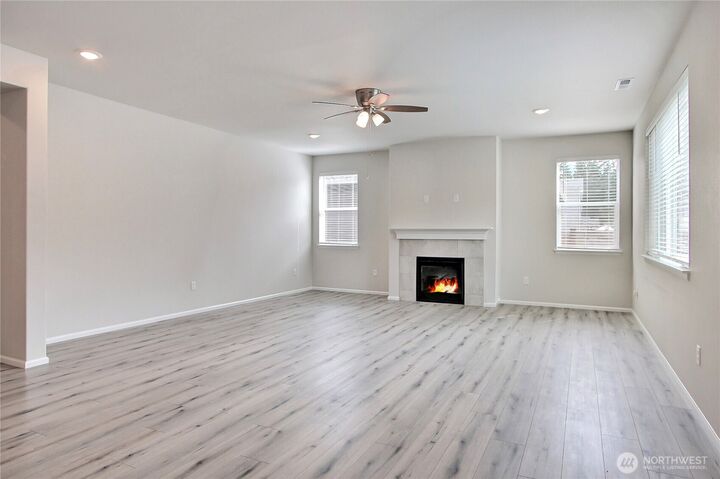 Property Photo: 19814 135th Avenue E WA 98338