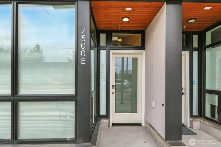 Property Photo: 7500 15th Avenue NW E WA 98117