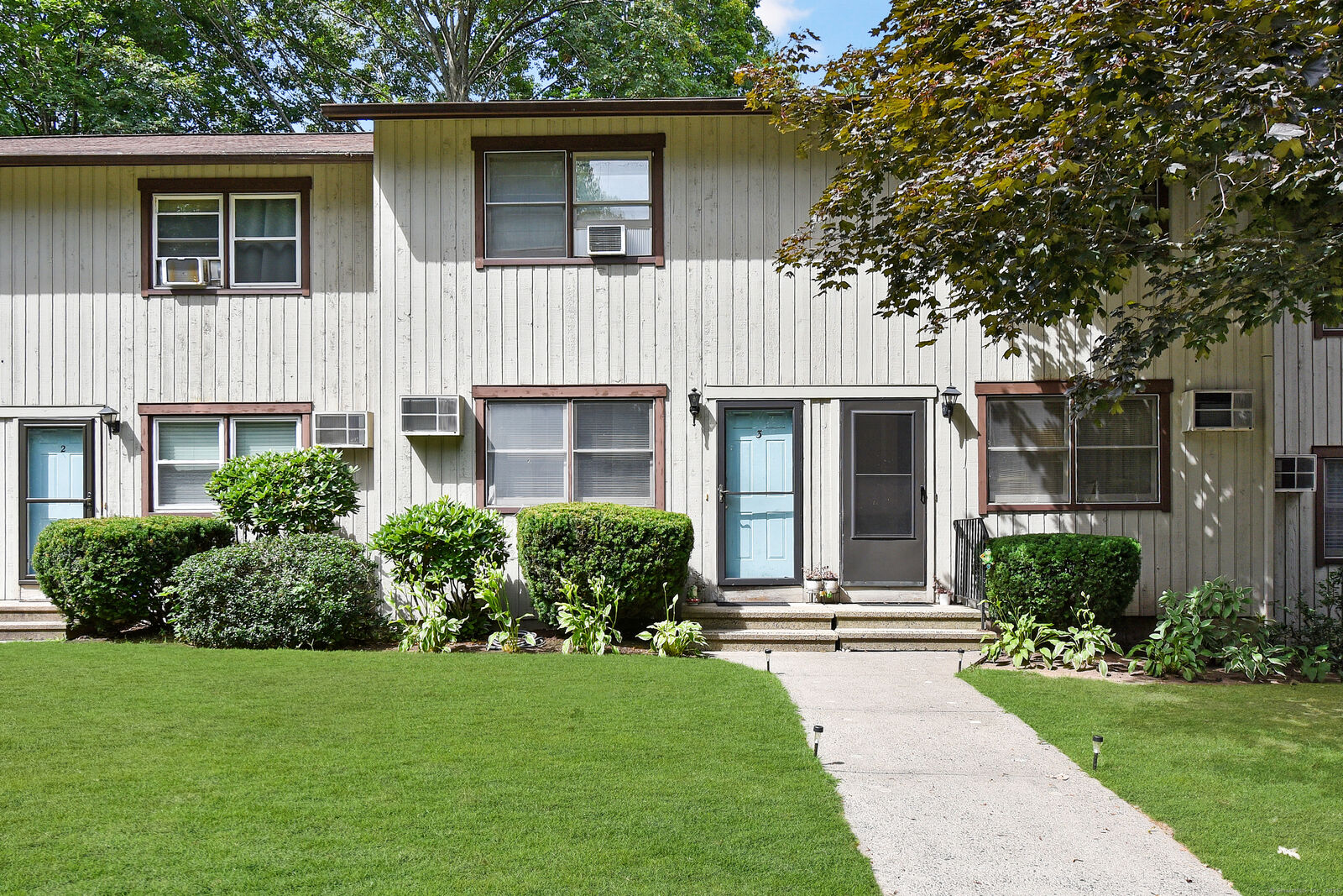 Property Photo:  268 Divinity Street Apt 13  CT 06010 