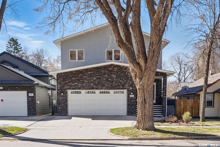 Property Photo:  116 Hilliard Street E  SK S7J 0E2 
