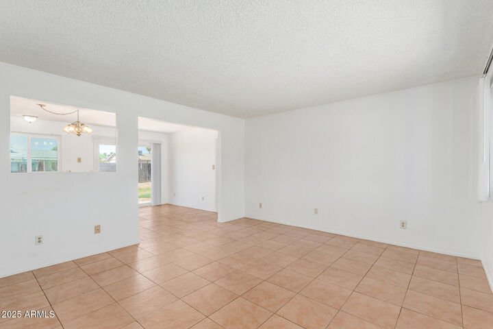 Property Photo: 1105 W Tulane Drive AZ 85283