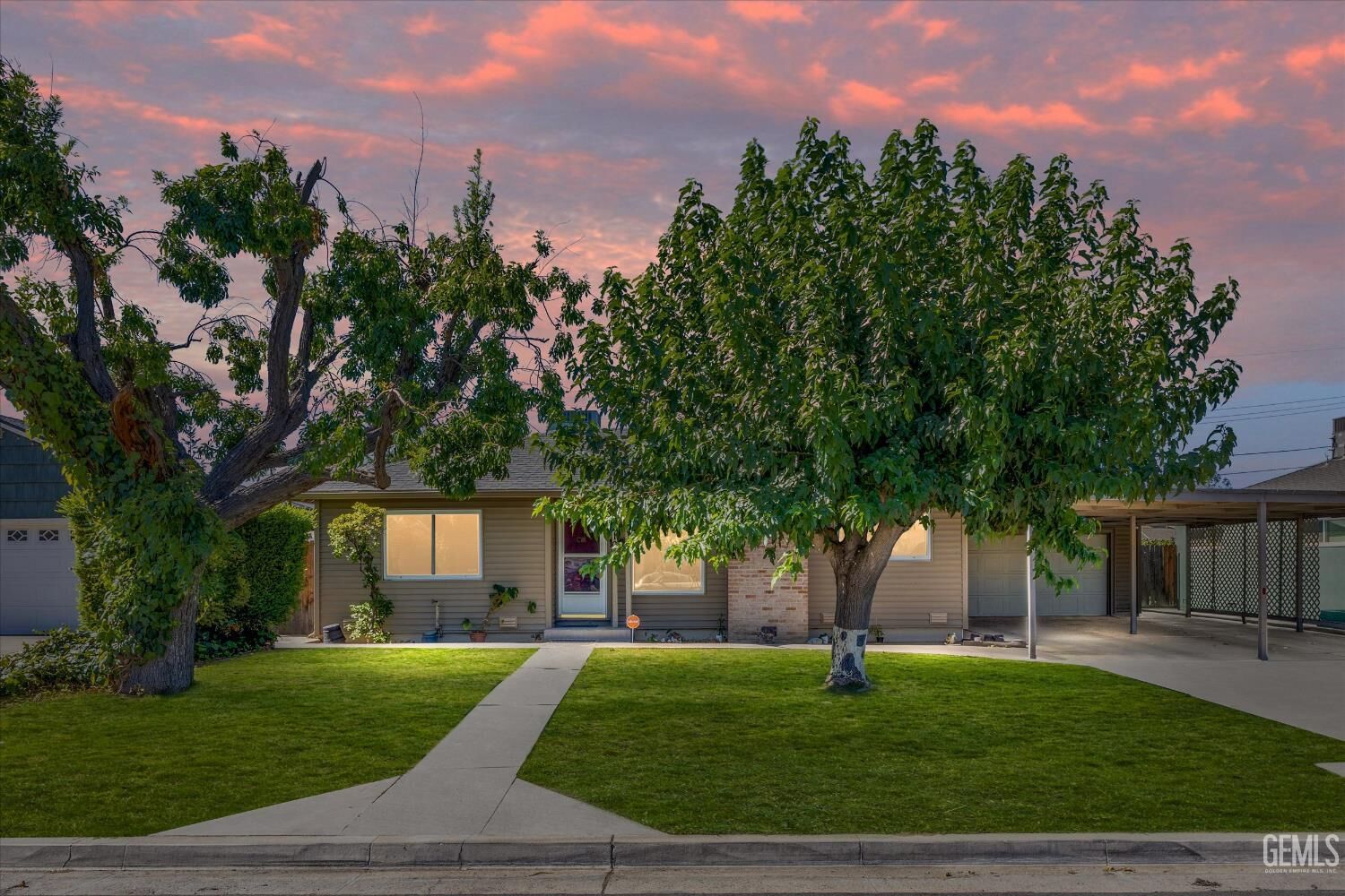 Property Photo:  2107 Rose Marie Drive  CA 93304 