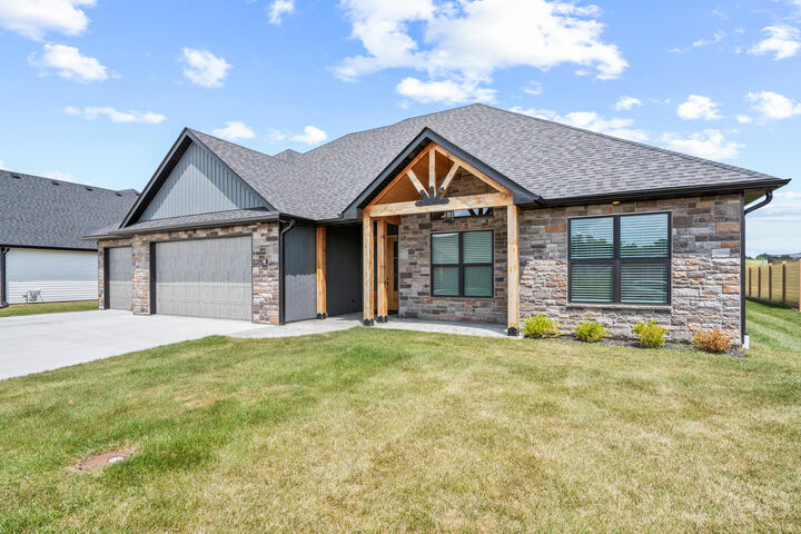 Property Photo: 6515 Gateway Arch Way MO 65010