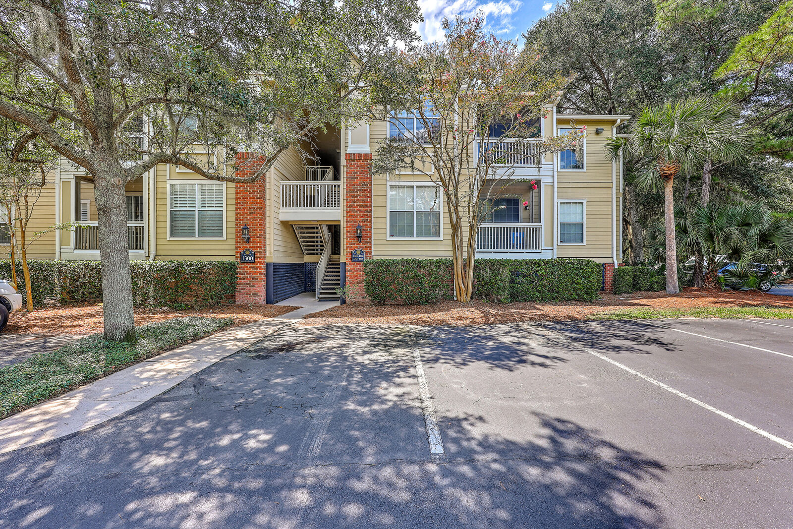Property Photo:  1600 Long Grove Drive # 1318  SC 29464 
