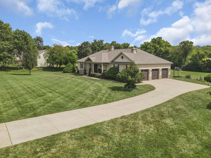 Property Photo:  2250 Condit SW Drive  OH 43062 