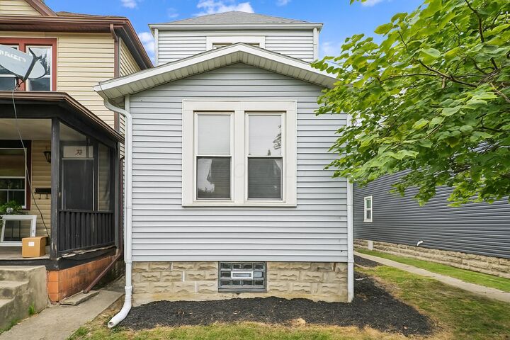 Property Photo:  32 Hayden Avenue  OH 43222
