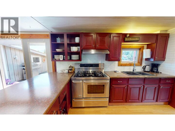 Property Photo: 1142 10 Avenue BC V0B 1M0