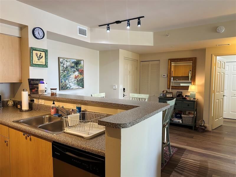 Property Photo: 7940 Nob Hill Rd 206 FL 33321