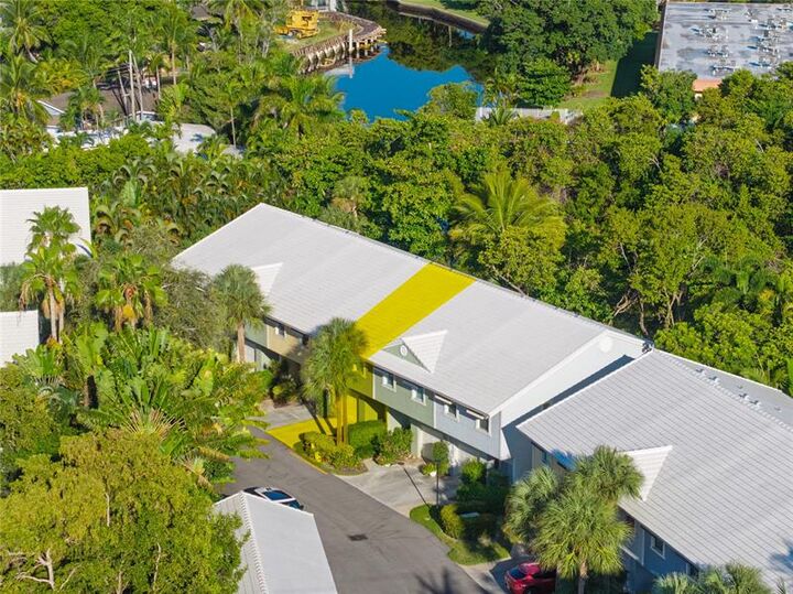 Property Photo:  1777 NE 4th Ave B-3  FL 33305 