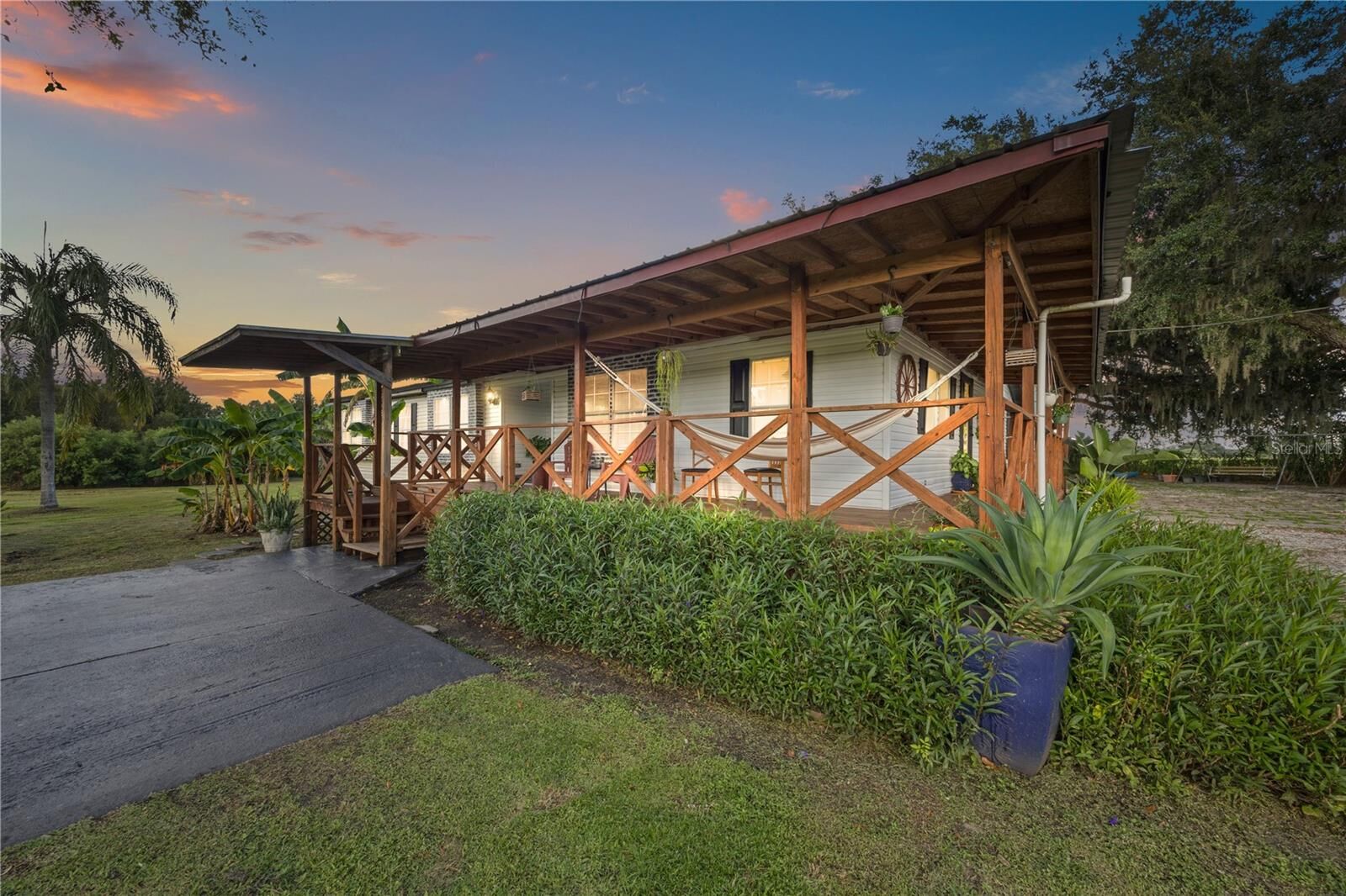 Property Photo: 7326 Loghouse Road FL 33565