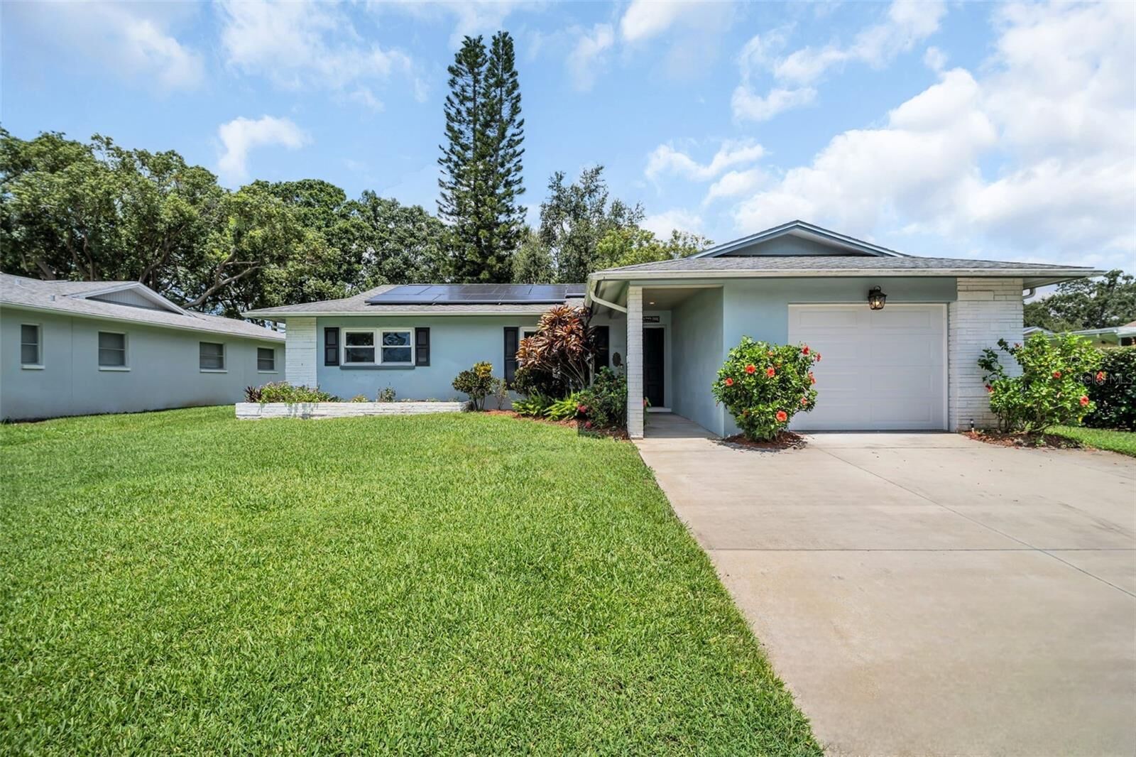 Property Photo: 113 Stafford Drive FL 34684