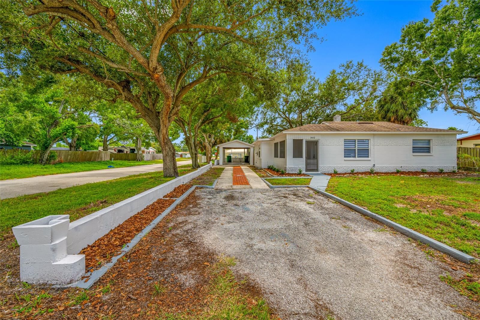 Property Photo: 3602 W Rogers Avenue FL 33611