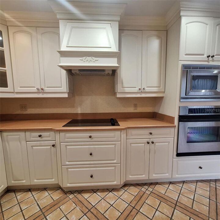 Property Photo:  1517 N Carolwood Boulevard  FL 32730 