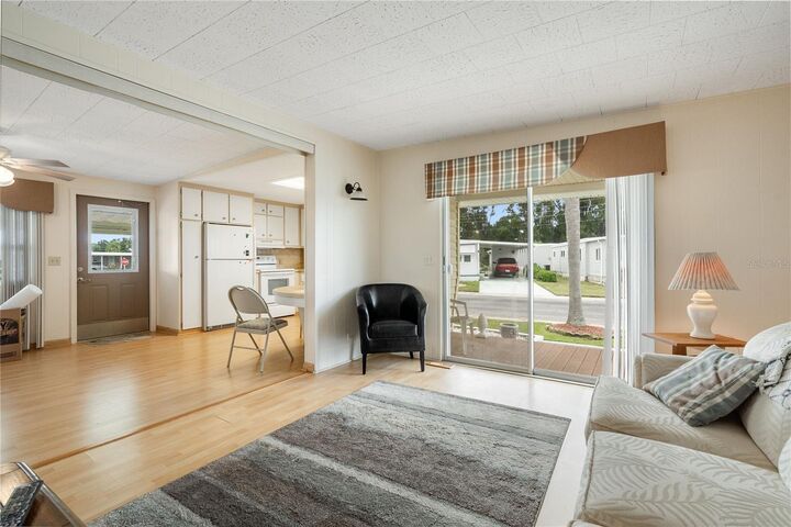 Property Photo:  5319 Chateau Lane  FL 34207 