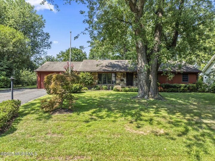 8 Greenwood Place  Middletown NJ 07748 photo