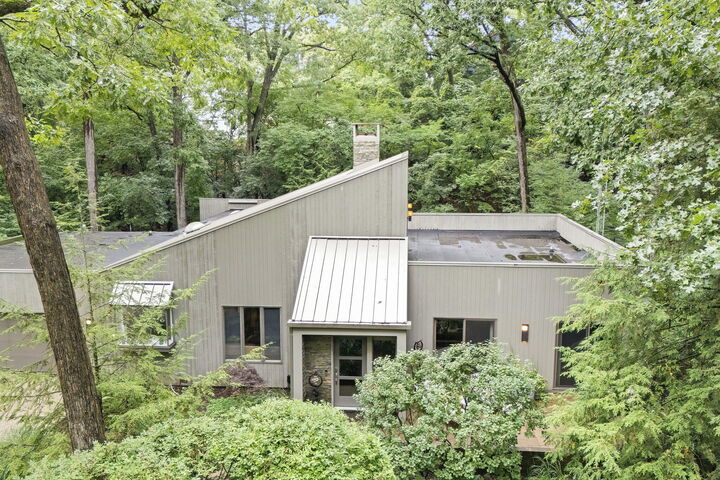 Property Photo: 4152 Hillside Trail MI 49117