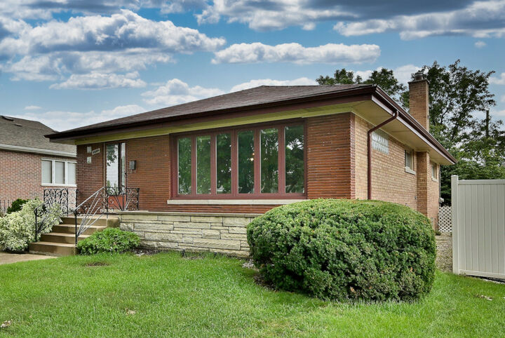 Property Photo:  2449 Budd Street  IL 60171 