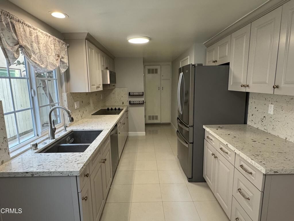 Property Photo: 327 E Live Oak Street 17 CA 91776