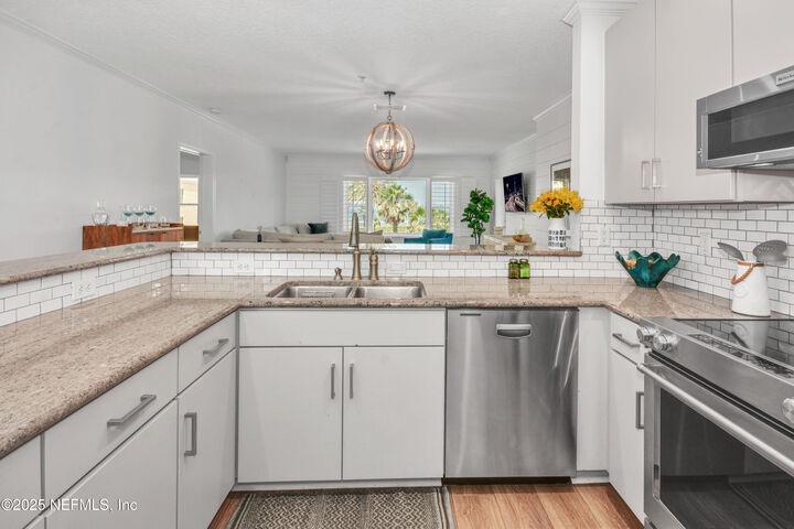 Property Photo: 922 1st Street S 302 FL 32250