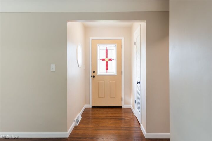 Property Photo: 619 Robinson Road OH 44405