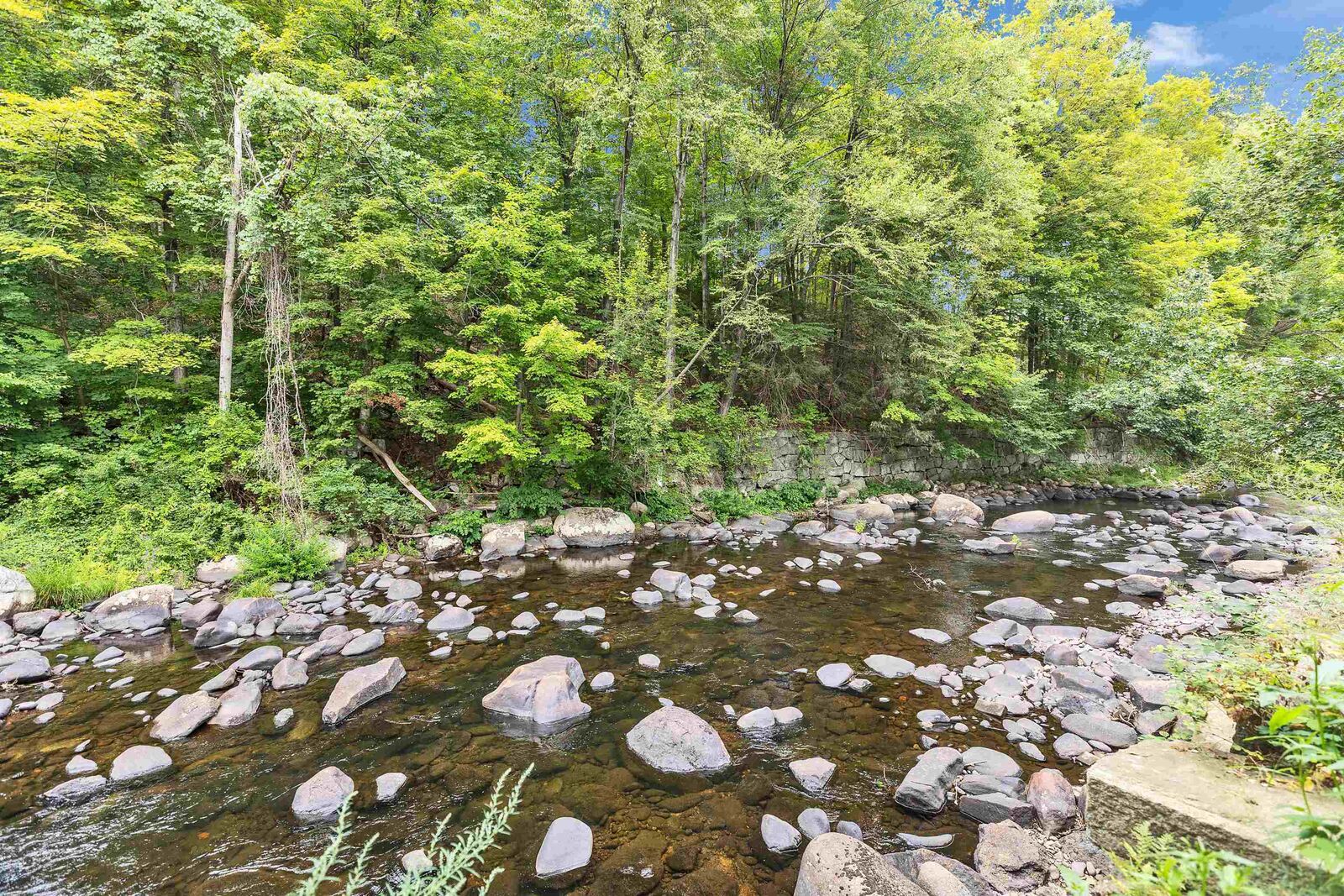 Property Photo: 27 Island Street NH 03086
