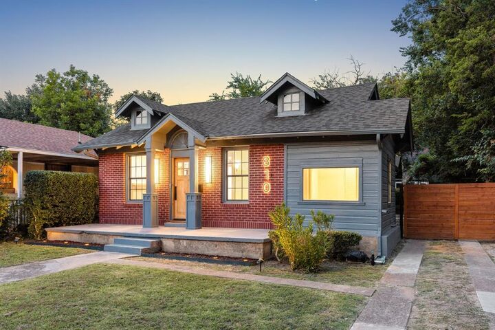 810 S Montclair Avenue  Dallas TX 75208 photo