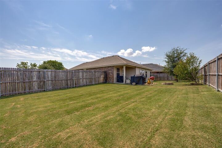 Property Photo:  117 Forest Grove S  TX 75407 
