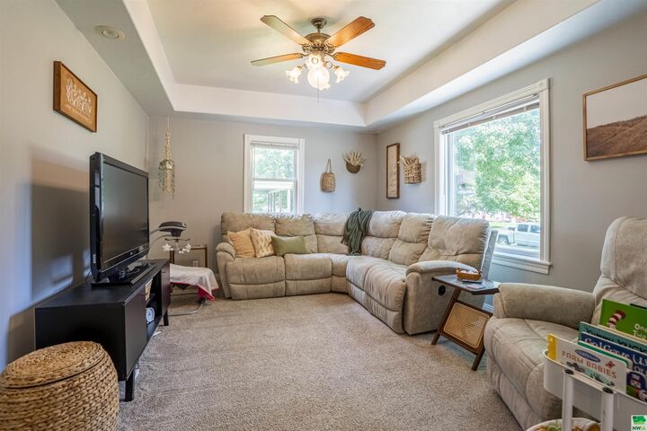 Property Photo:  302 N Beech St  IA 51035 