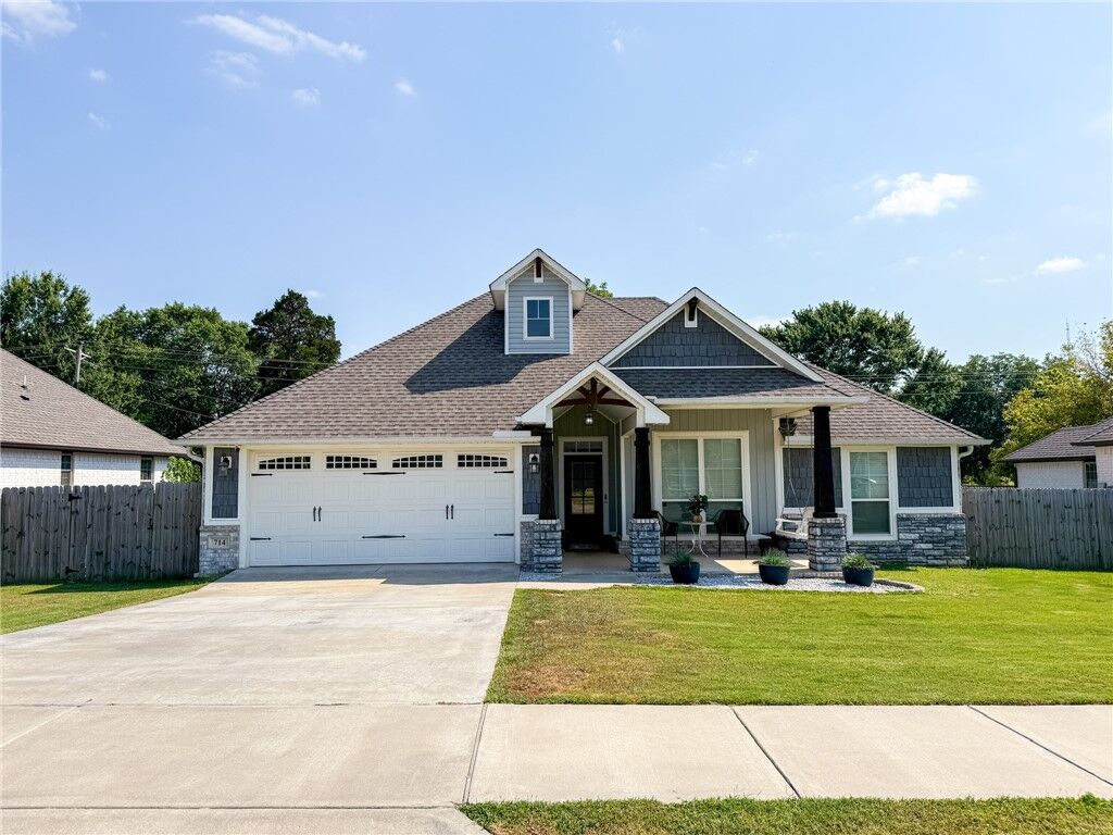 Property Photo: 714 Macdonald Drive AR 72751