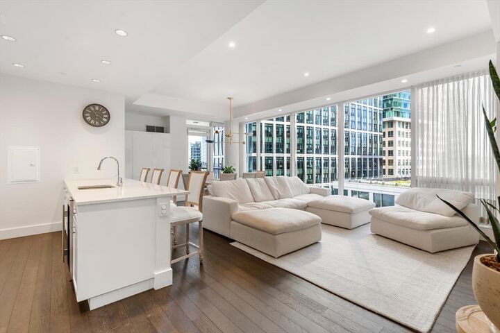 22 Liberty Dr 9H  Boston MA 02210 photo
