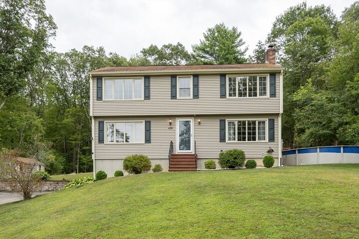436 Blackstone St  Uxbridge MA 01569 photo