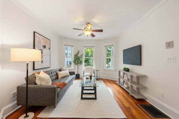 Property Photo:  23 Cambridge Terrace 1  MA 02140 