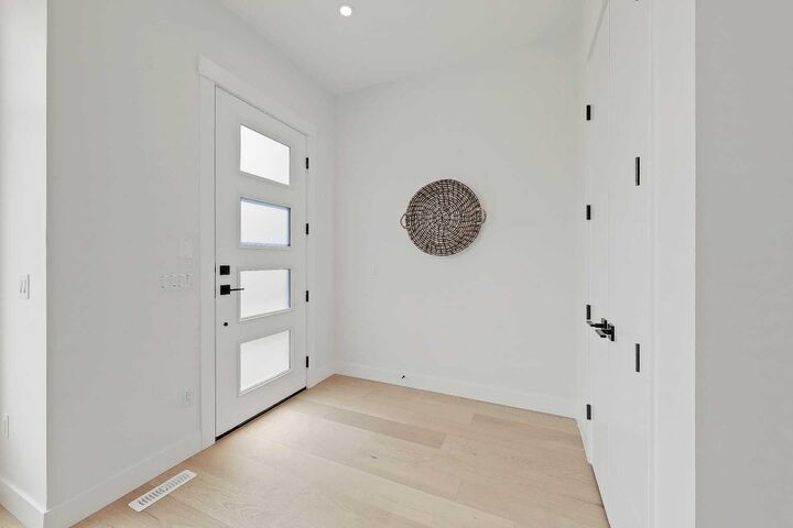 Property Photo:  6416 34 Avenue NW  AB T3B 1N1 