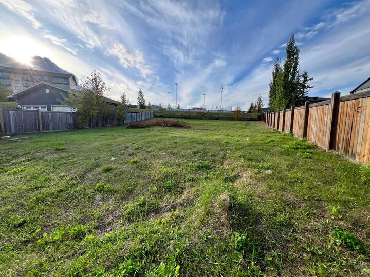 Property Photo:  125 Shalestone Place  AB T9K 0T5 
