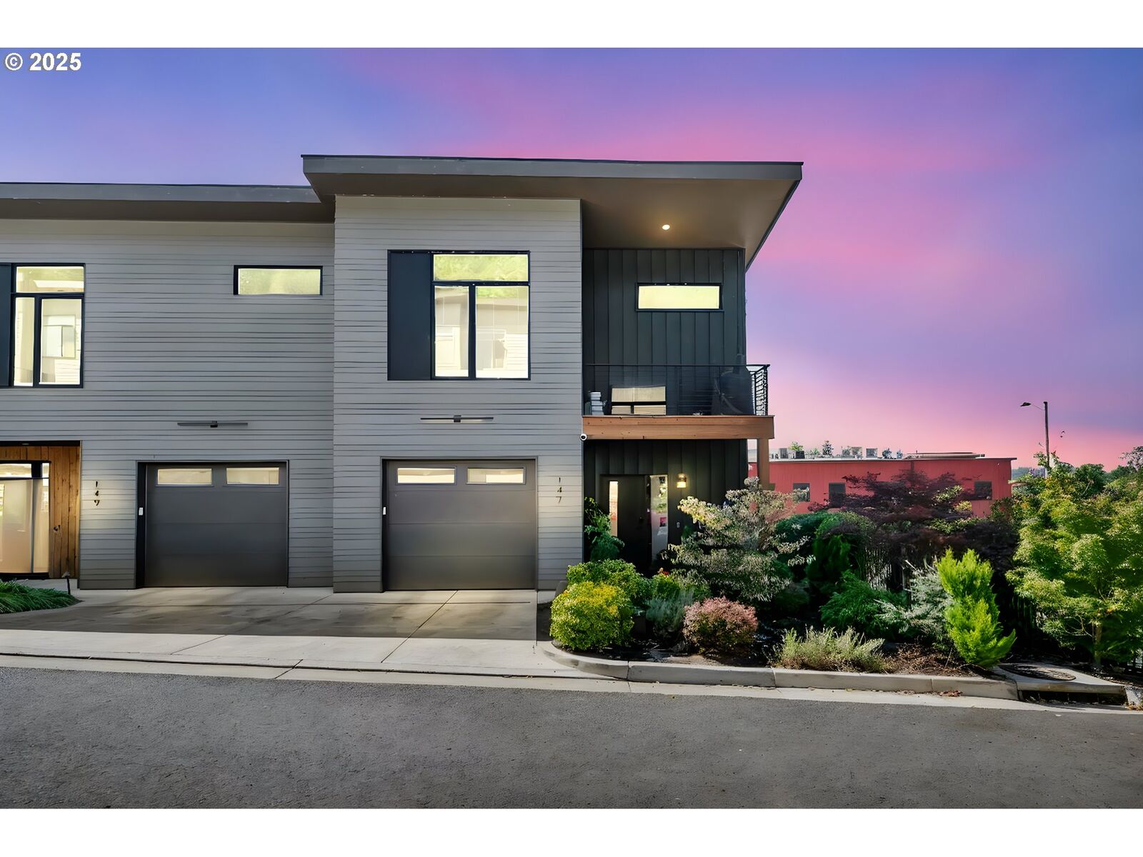 Property Photo:  147 Shelton McMurphey Blvd  OR 97401 
