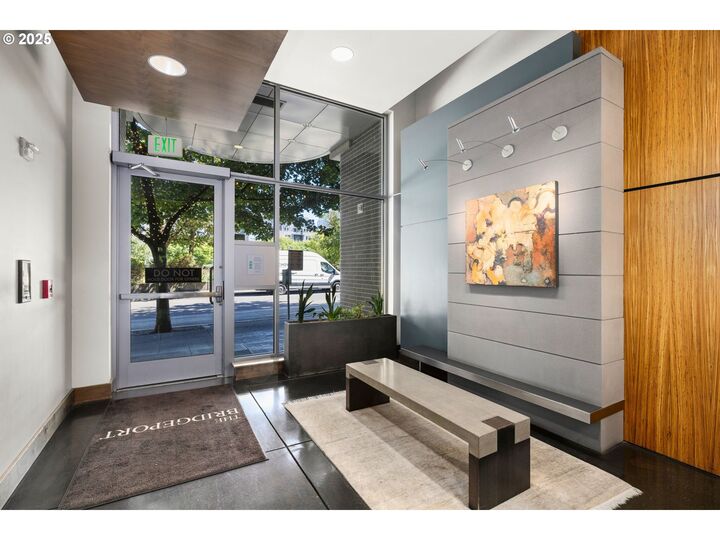 Property Photo: 1133 NW 11th Ave 305 OR 97209
