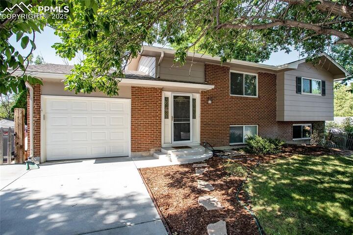 Property Photo: 431 Squire Street CO 80911