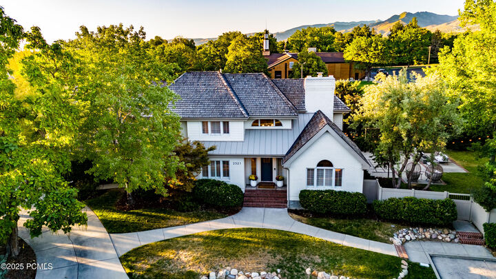 Property Photo:  2321 E Wrenhaven Lane  UT 84121 