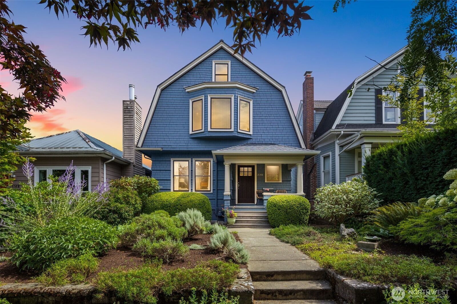 Property Photo: 2146 4th Avenue W WA 98119