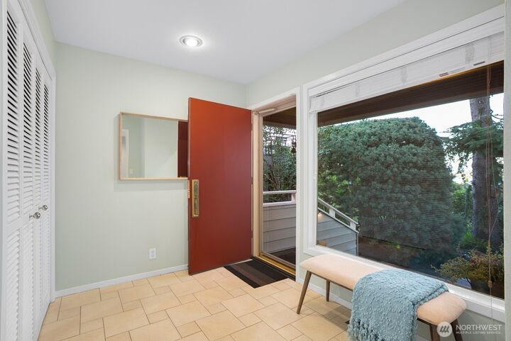 Property Photo: 6845 52nd Avenue NE WA 98115