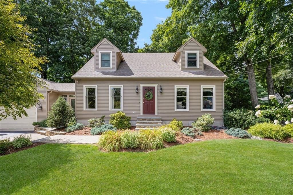 Property Photo:  5 Royal Court  RI 02864 
