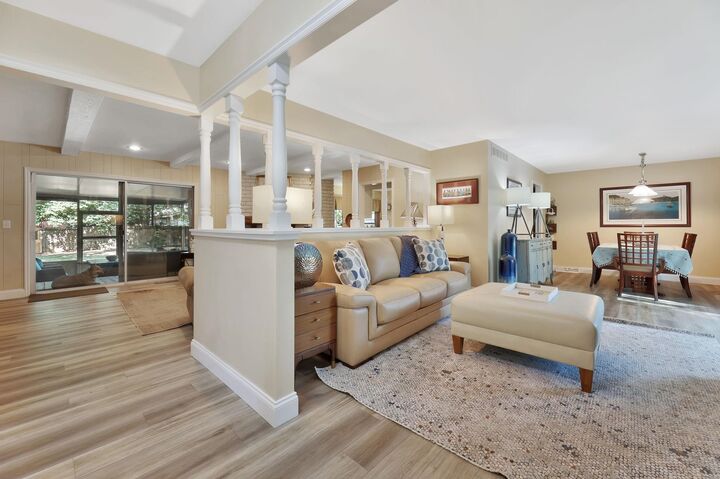Property Photo: 437 N Mission Rd KS 67206