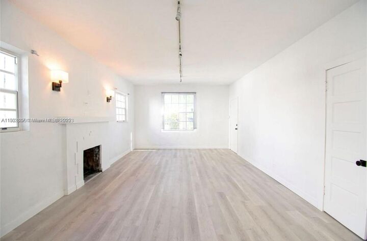 Property Photo: 3308 S Le Jeune Rd 3308 FL 33134
