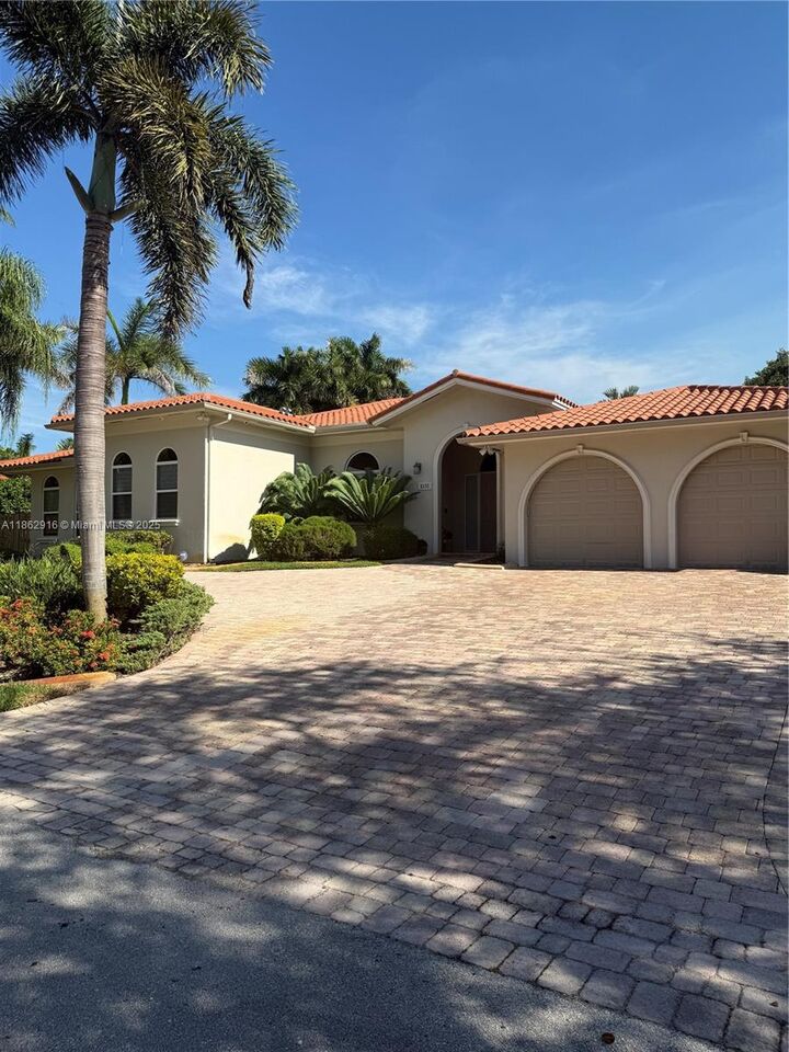 8100 SW 179th St  Palmetto Bay FL 33157 photo