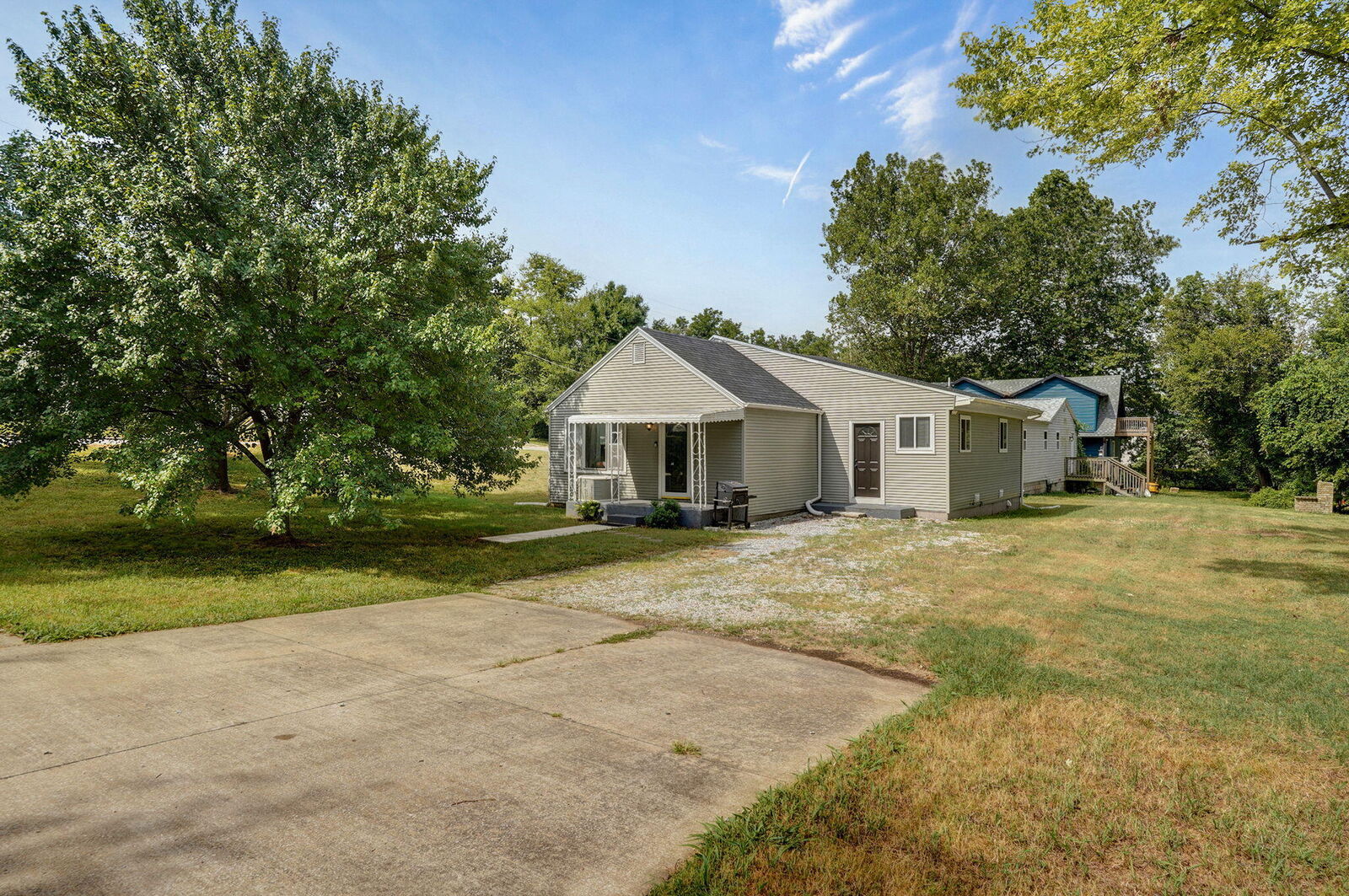 Property Photo:  1607 W Belmont Street  MO 65802 