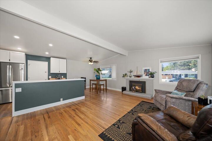 Property Photo: 6814 N Lincoln Ave WA 99208