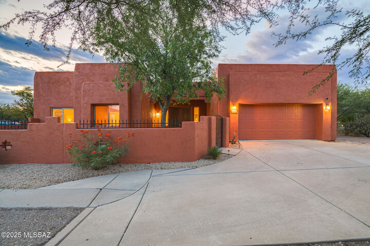 10583 E George Brookbank Place  Tucson AZ 85747 photo