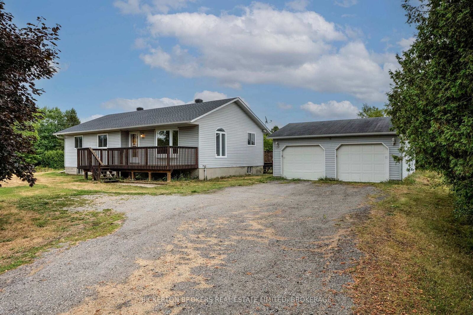 Property Photo: 1425 County 2 Road ON K0E 1R0