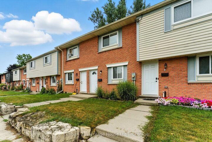 Property Photo: 141 Bay Street 25 ON N4S 8H7