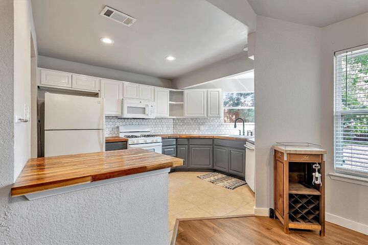 Property Photo:  1308 Troy Lane  TX 78664 